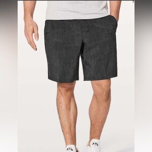 Lululemon Pace Breaker Short 9" *Linerless in Grid Lines Deep Coal Black Sz Med